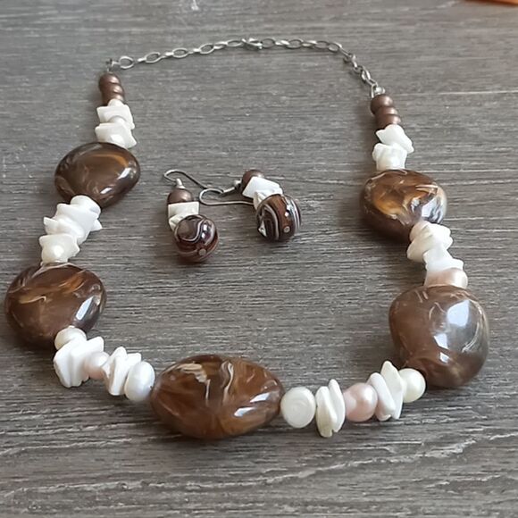 Necklace earring set   - Picture 1 of 6
